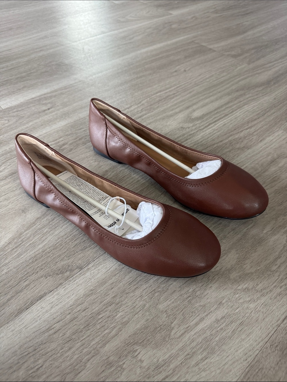 Women's Brown Leather Flats with Cushioned Comfort